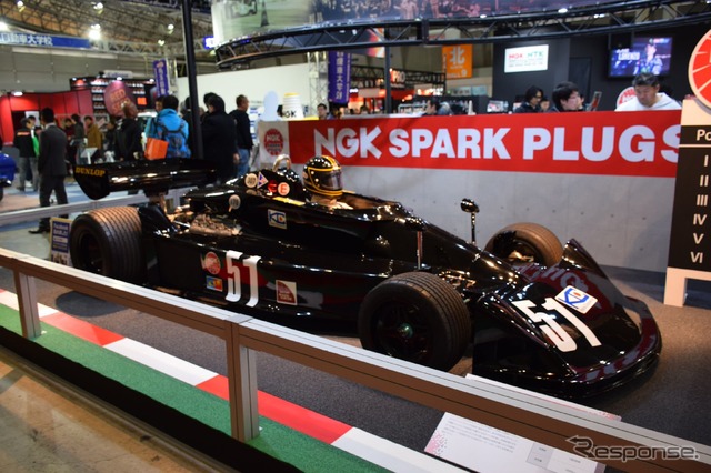 国産F1マシン「コジマKE007」（東京オートサロン16）