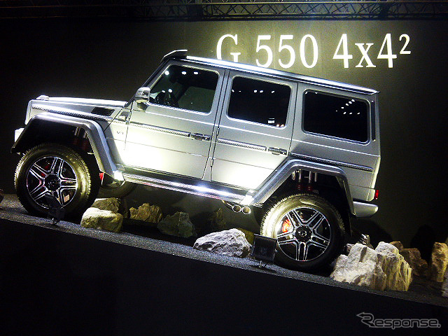 『G 550 4x4 2』を国内で初公開したメルセデス・ベンツ日本（東京オートサロン2016／1月15日／幕張メッセ）