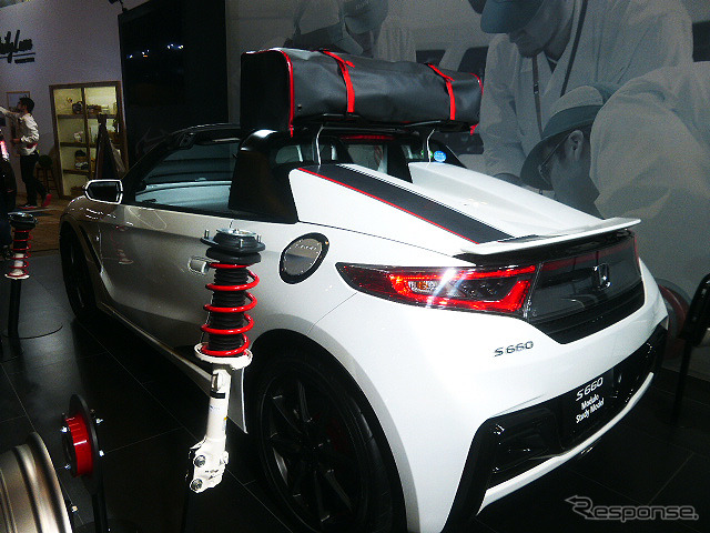 ルーフキャリアや専用スピーカーを装着したモデューロ S660 スタディモデル(東京オートサロン2016/1月15日/幕張メッセ)