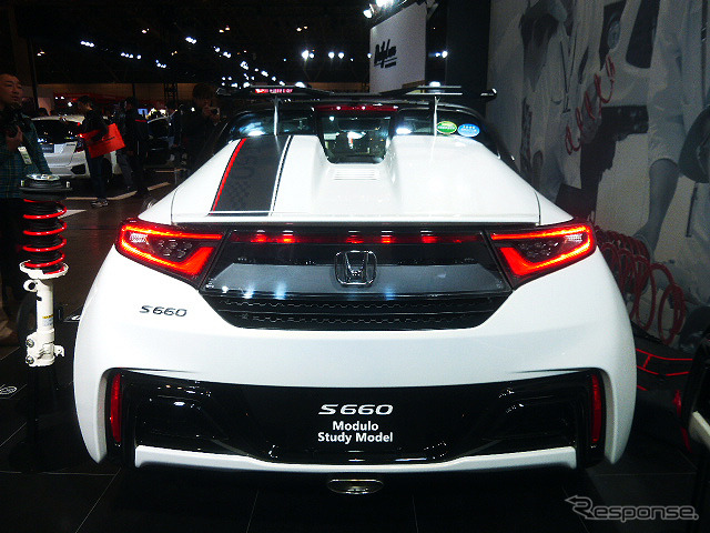 ルーフキャリアや専用スピーカーを装着したモデューロ S660 スタディモデル(東京オートサロン2016/1月15日/幕張メッセ)