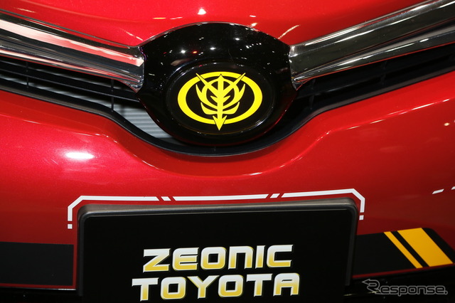 ジオニックトヨタ シャア専用 オーリスII(東京オートサロン16)