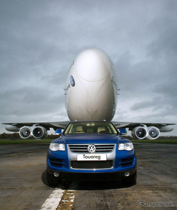 VW トゥアレグ、ボーイング747を牽引…写真蔵