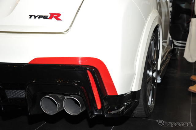 ホンダ モデューロ シビック タイプR(東京オートサロン16)