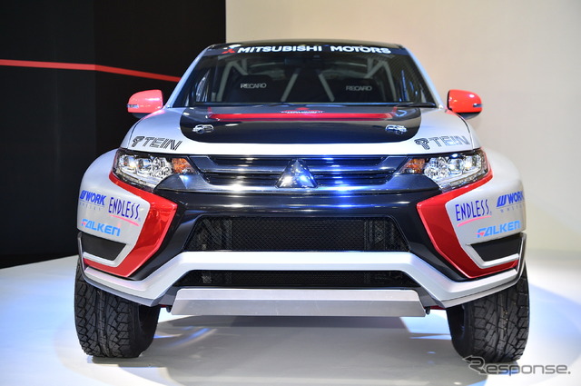 三菱 ラリーカー アウトランダーPHEV(東京オートサロン16)