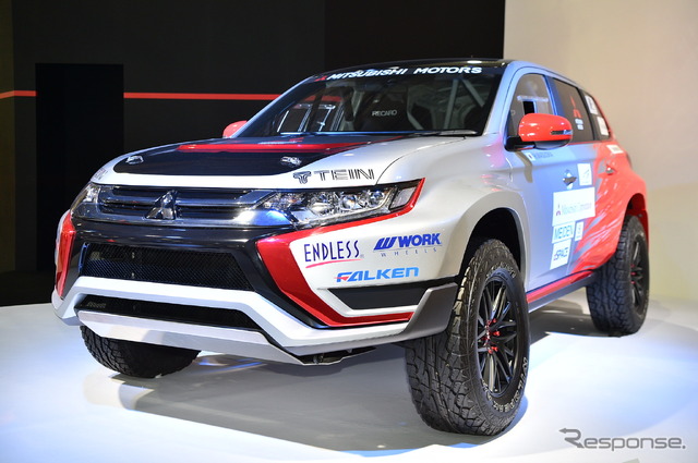 三菱 ラリーカー アウトランダーPHEV(東京オートサロン16)