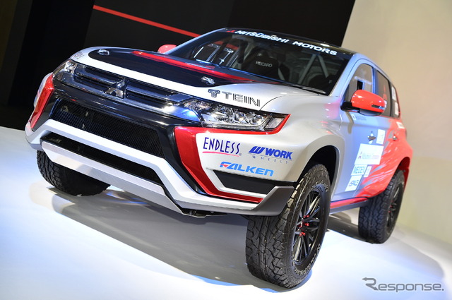 三菱 ラリーカー アウトランダーPHEV(東京オートサロン16)
