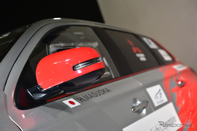 三菱 ラリーカー アウトランダーPHEV(東京オートサロン16)