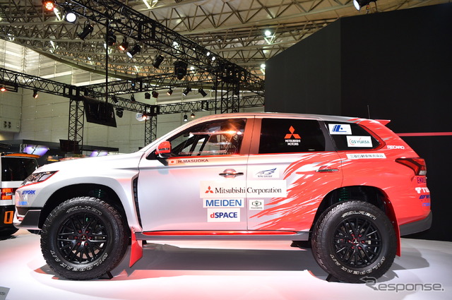 三菱 ラリーカー アウトランダーPHEV(東京オートサロン16)
