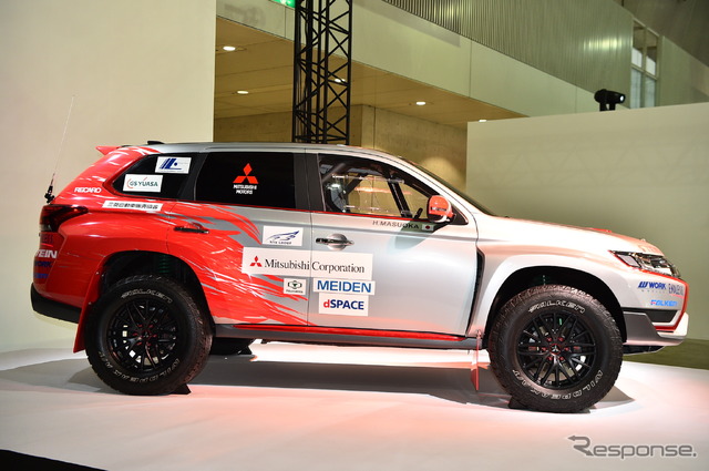 三菱 ラリーカー アウトランダーPHEV(東京オートサロン16)