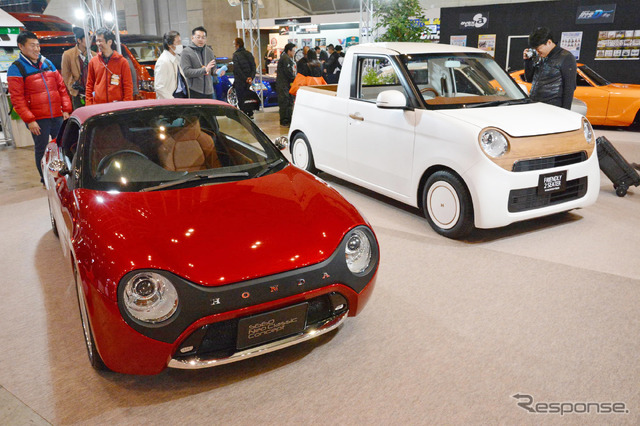 S660ネオクラシック・コンセプト(左)とN-ONEフレンドリー2シーター(東京オートサロン16)