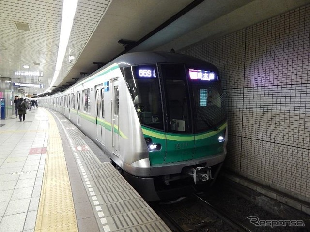 千代田線は乃木坂駅に乃木坂46の曲が導入される。