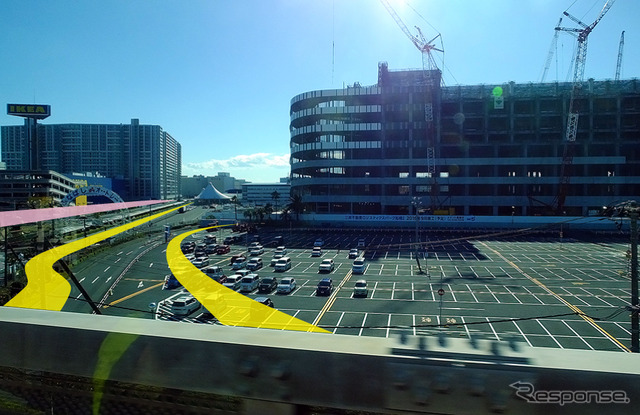 京葉線の車窓から。黄色い線がサーキット、ピンク色の線が滑走路の位置イメージ