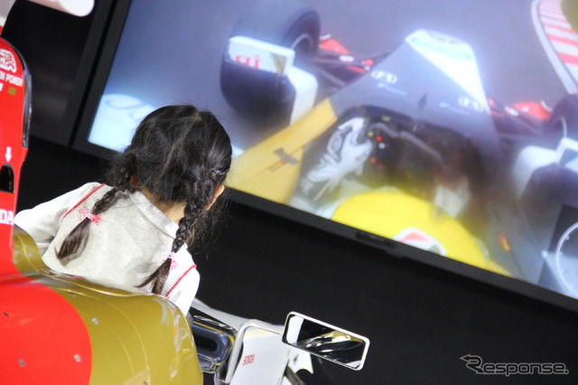 無限ブースに登場したスーパーフォーミュラマシン