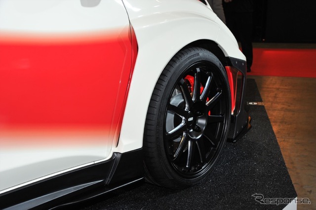 無限 シビック TYPE R コンセプト(東京オートサロン16)