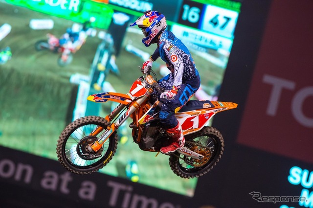 AMA Supercross 2016 第3戦アナハイム2/450Main Eventを勝利したR.ダンジー(KTM)。