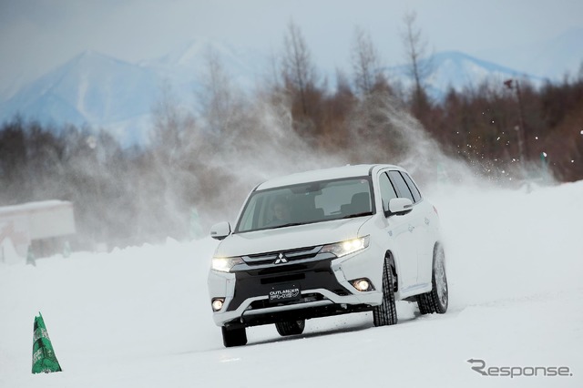三菱 アウトランダーPHEV(写真は市販モデル)