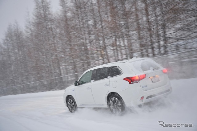 三菱 アウトランダーPHEV(写真は市販モデル)