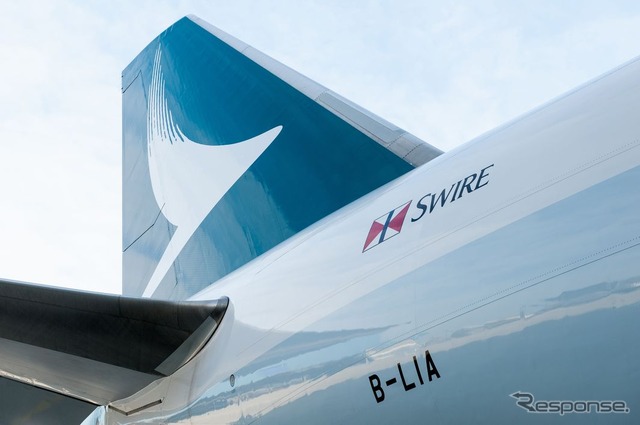 キャセイパシフィック航空、貨物専用機B747-400ERF新塗装1号機を初公開（2）