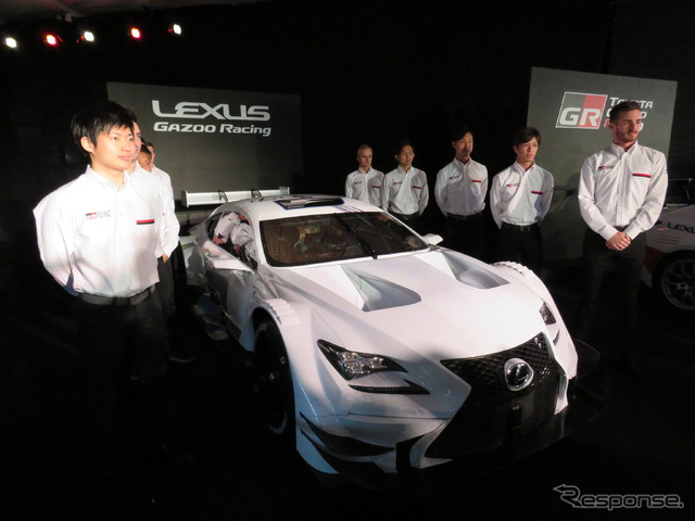 今季のレクサスGT500ドライバーたち。左最前列は脇阪監督のもとで走る大嶋和也。