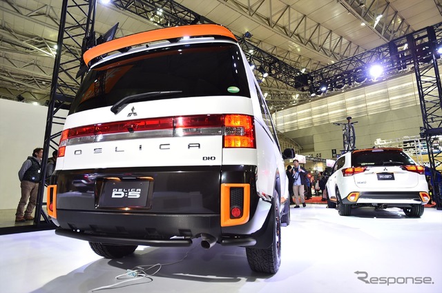 三菱 デリカD:5 アウトドア ギア コンセプト(東京オートサロン16)