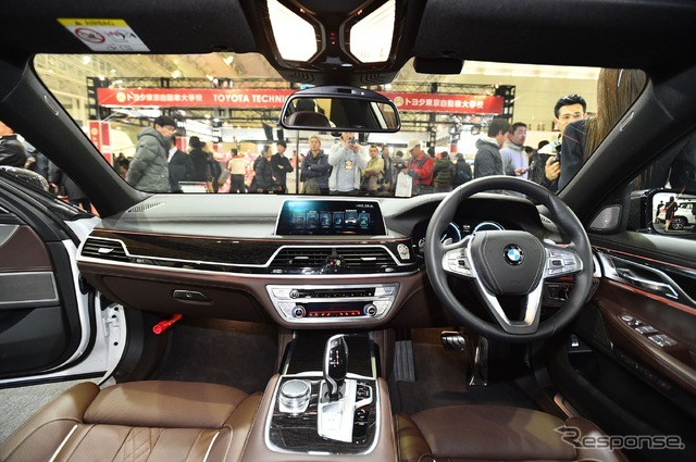 BMW 740i M Sport(東京オートサロン16)