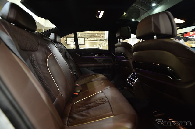 BMW 740i M Sport(東京オートサロン16)
