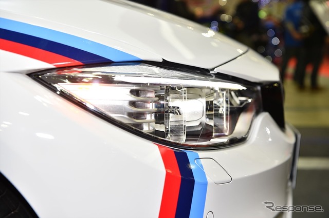 BMW M4 クーペ with Mパフォーマンスパーツ(東京オートサロン16)
