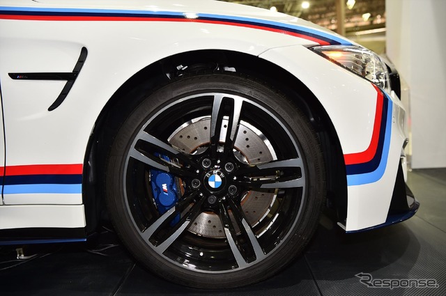 BMW M4 クーペ with Mパフォーマンスパーツ(東京オートサロン16)