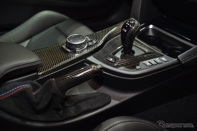 BMW M4 クーペ with Mパフォーマンスパーツ(東京オートサロン16)