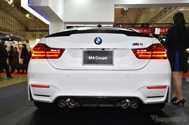 BMW M4 クーペ with Mパフォーマンスパーツ(東京オートサロン16)