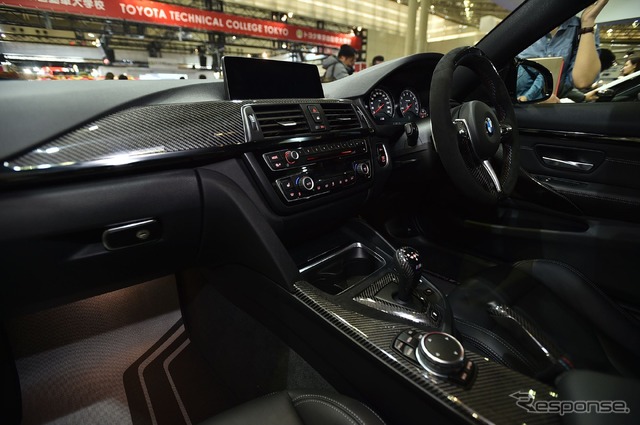 BMW M4 クーペ with Mパフォーマンスパーツ(東京オートサロン16)