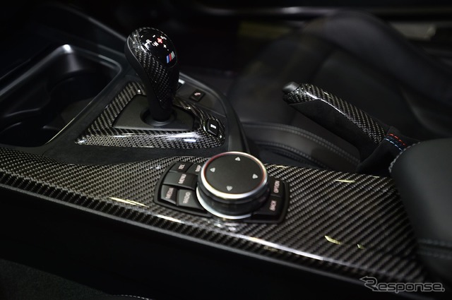 BMW M4 クーペ with Mパフォーマンスパーツ(東京オートサロン16)