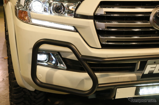 FLEX ランドクルーザー200hp(東京オートサロン16)