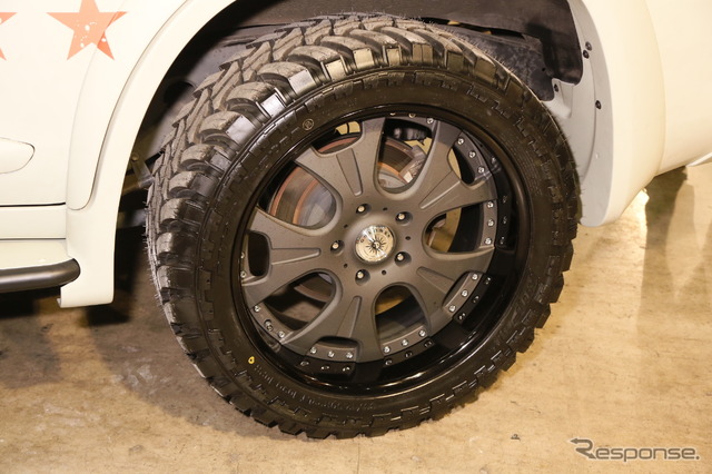 FLEX ランドクルーザー200hp(東京オートサロン16)