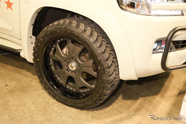 FLEX ランドクルーザー200hp(東京オートサロン16)