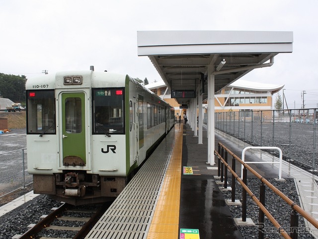 石巻線の女川駅。夏頃から仙石東北ラインの一部の列車が乗り入れる。