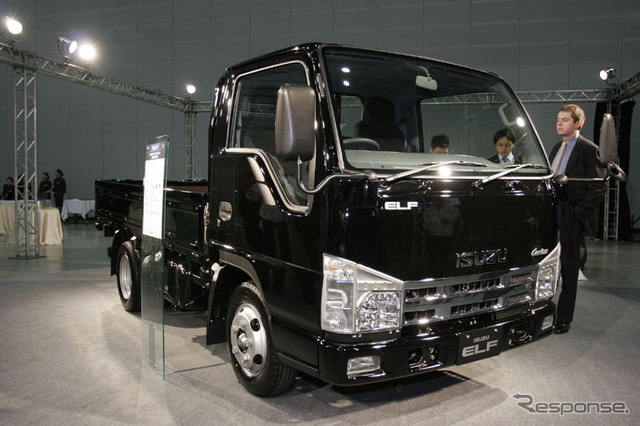 【いすゞエルフ 新型発表】「トラックのイメージを超えるトラック」と井田社長