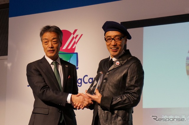 日本RV協会会長 増田浩一氏とアワード受賞者 テリー伊藤氏(キャンピングカーショー16)