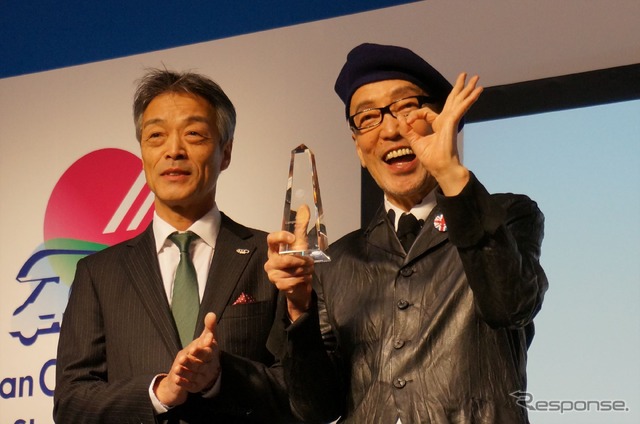 日本RV協会会長 増田浩一氏とアワード受賞者 テリー伊藤氏(キャンピングカーショー16)