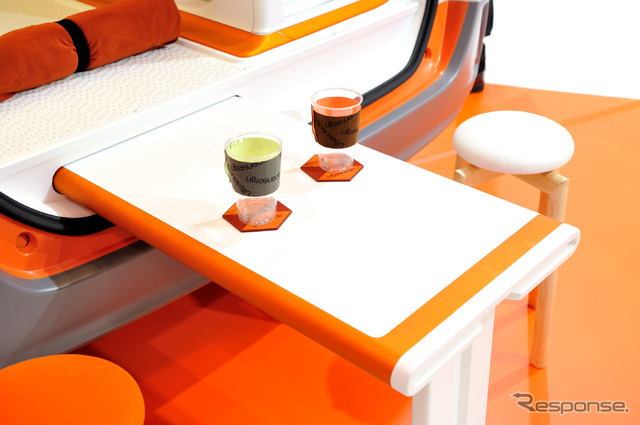 東海特装車 Cross City Capsule(キャンピングカーショー2016 )