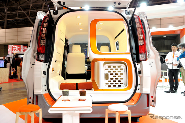 東海特装車 Cross City Capsule(キャンピングカーショー2016 )