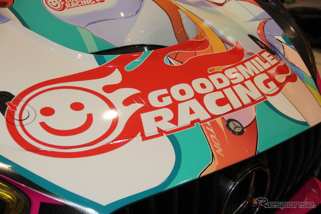 チーム右京体制発表でお披露目された「初音ミク AMG GT3」