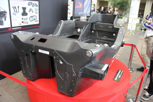 GT500マシンに採用されている共通モノコック