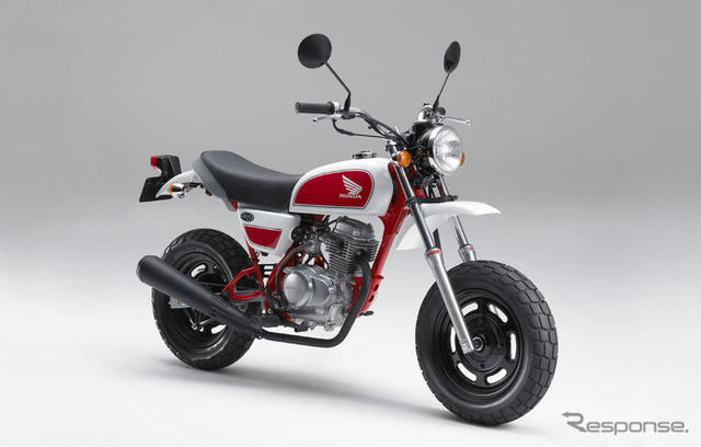 ホンダ エイプとエイプ デラックス のカラーリング変更