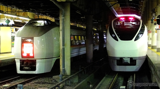 651系（左）とE657系。常磐線特急車両の新旧並び（上野）