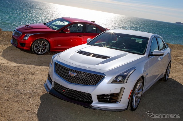 キャデラック CTS-V(手前)とATS-V(奥)