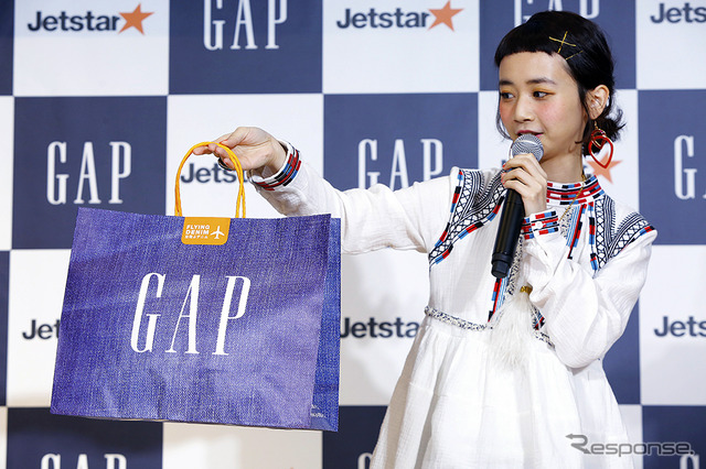 三戸なつめが登場したGap×ジェットスター「#空飛ぶデニム」イベント(東京・銀座、2月18日)