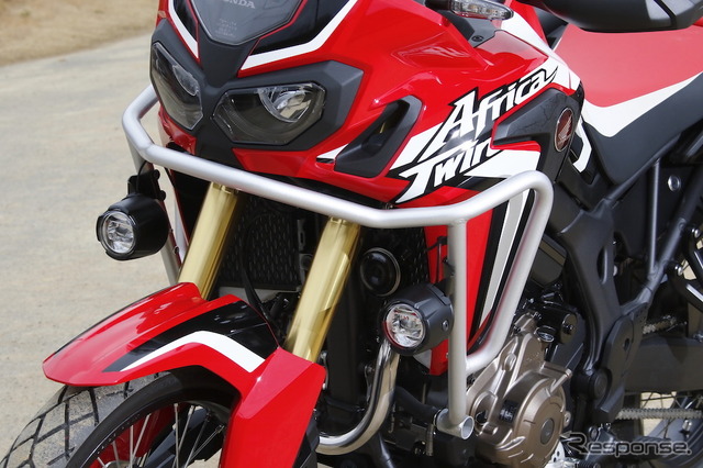 CRF1000L Africa Twinオプション装着車。