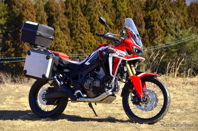 CRF1000L Africa Twinオプション装着車。