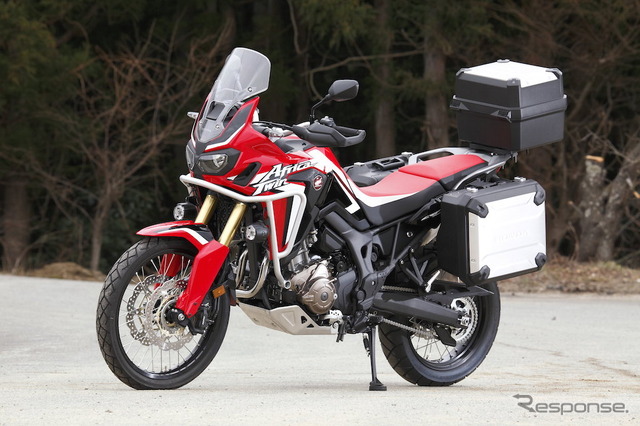 CRF1000L Africa Twinオプション装着車。